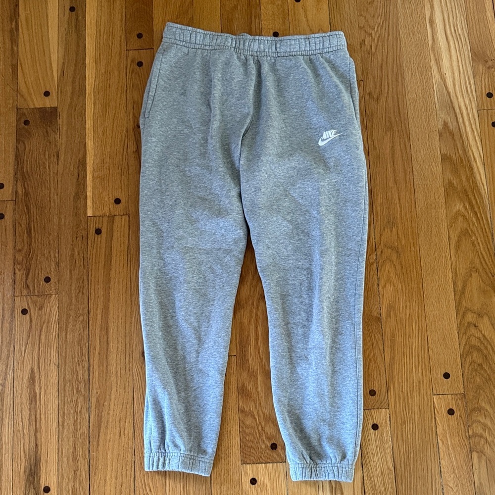 Nike Sportswear Fleece Joggers Men’s Small Gray Sweatpants Swoosh Logo